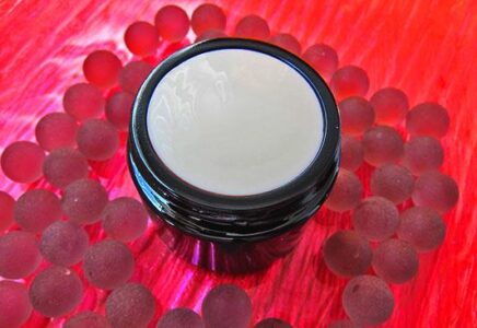 What is Urea?: An Effective Dry Skin Remedy Image